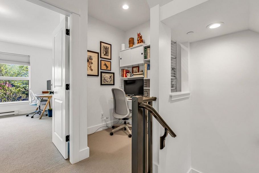 1664 St.Georges Avenue North Vancouver, BC - 33