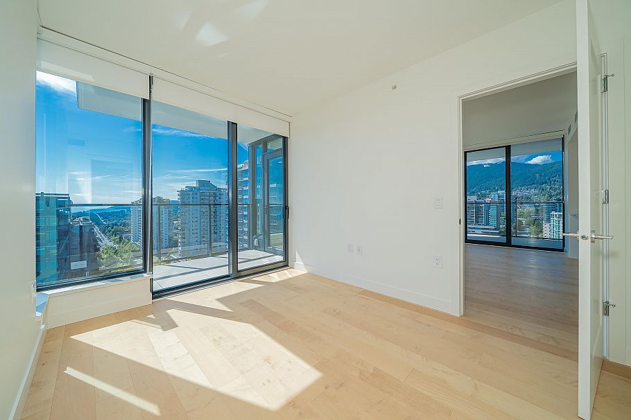 1306 135 E 13th Street North Vancouver, BC - 3