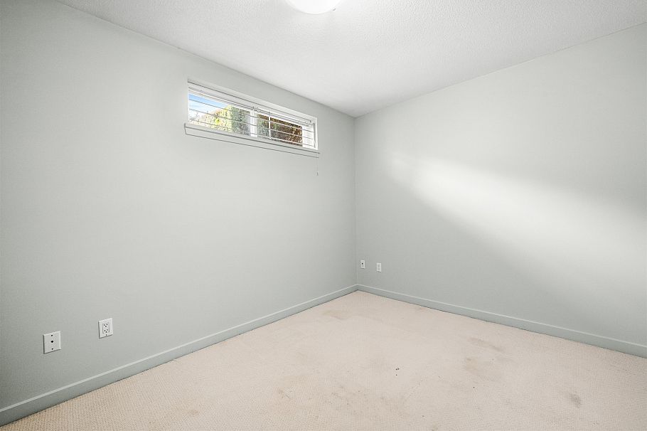 3265 Clermont Mews Vancouver, BC - 21