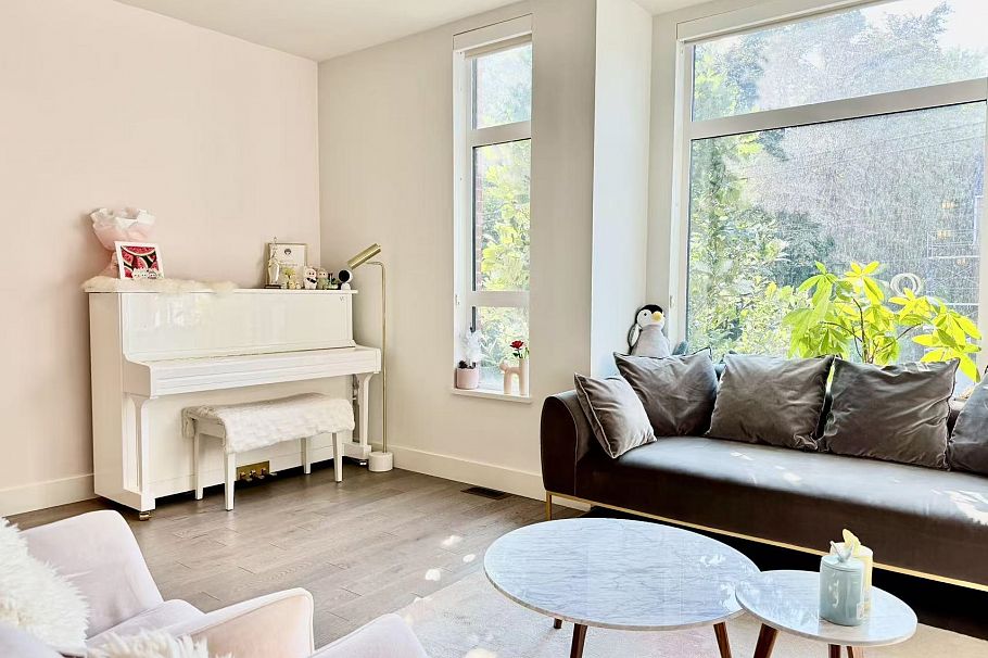 5432 Oak Street Vancouver, BC - 2