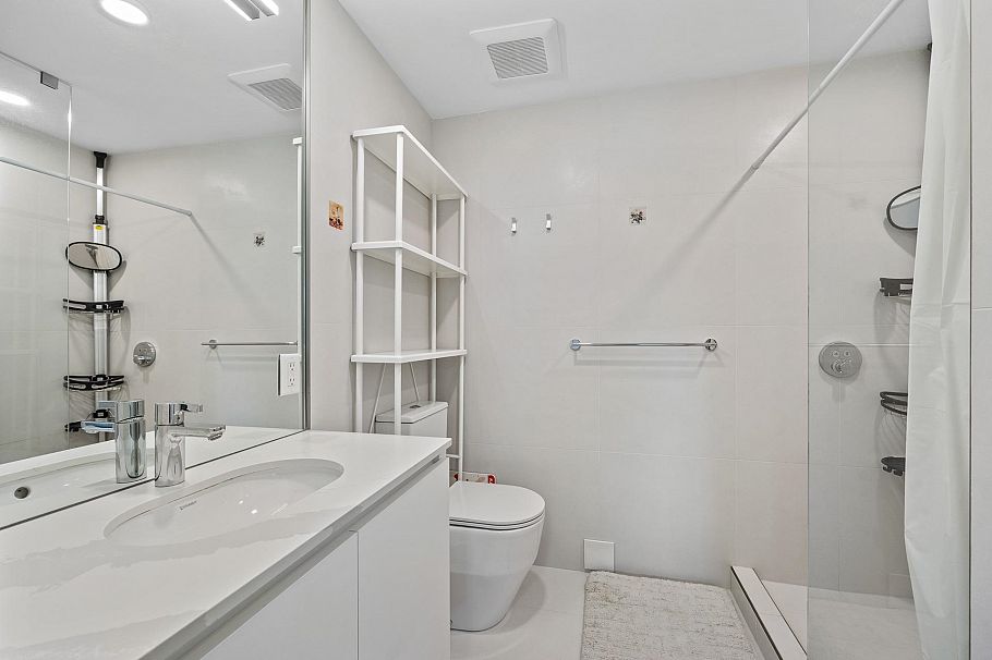 1312 W 57th Avenue Vancouver, BC - 20