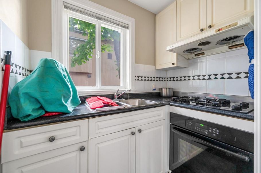 2085 Qualicum Drive Vancouver, BC - 13