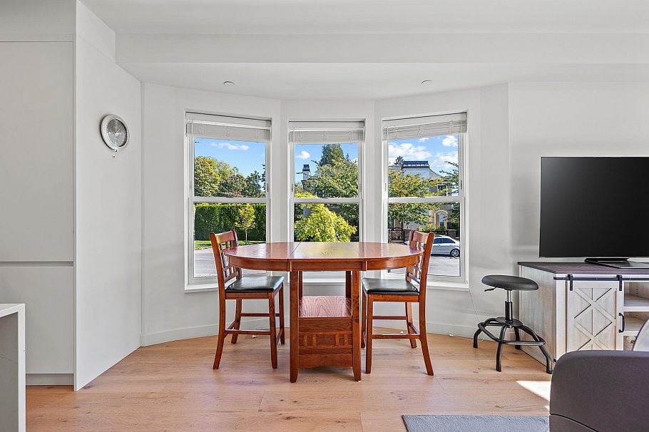 1312 W 57th Avenue Vancouver, BC - 8