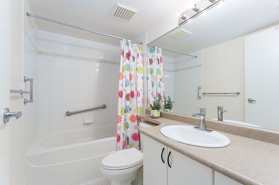 901 2763 Chandlery Place Vancouver, BC - 14