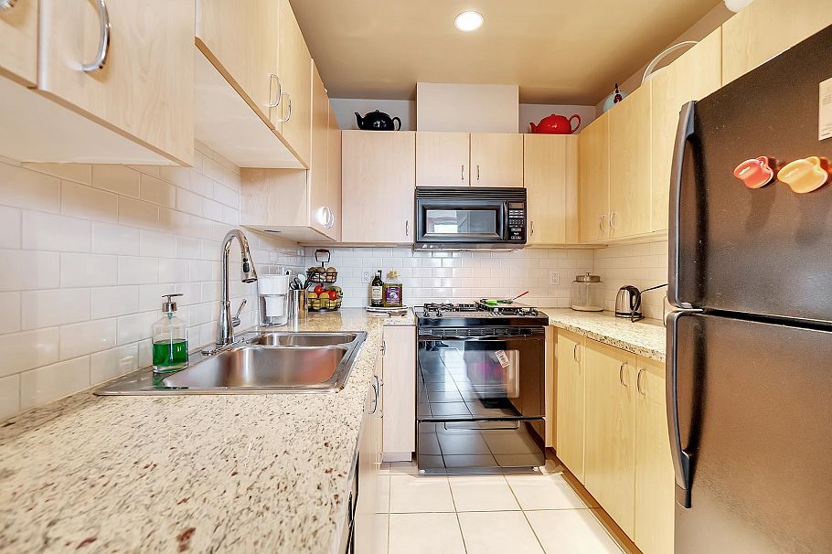 1403 120 W 16th Street North Vancouver, BC - 14