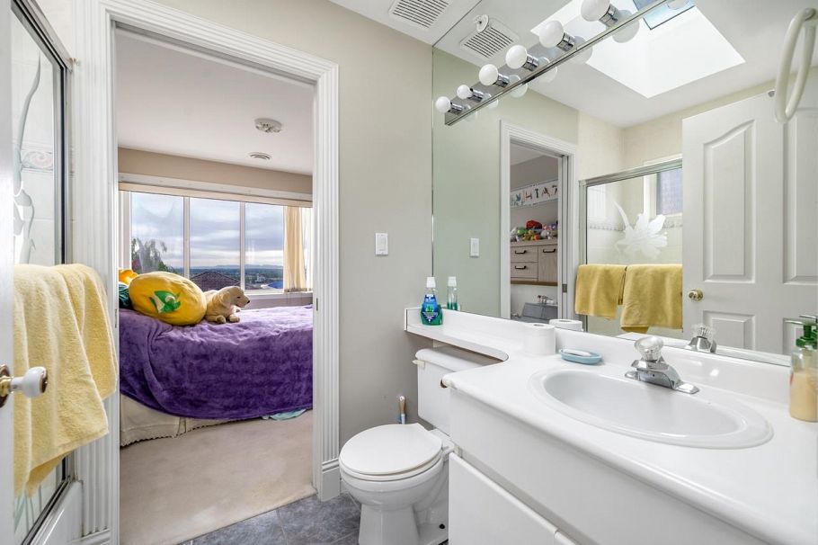 2085 Qualicum Drive Vancouver, BC - 22