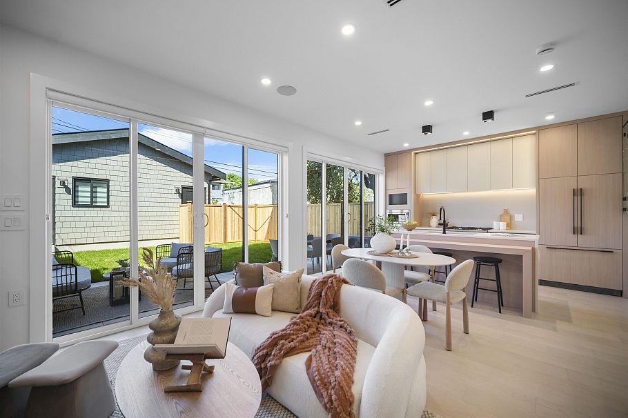 2 5033 Prince Albert Street Vancouver, BC - 5