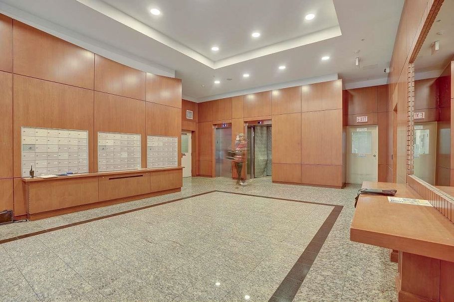 709 2763 Chandlery Place Vancouver, BC - 2