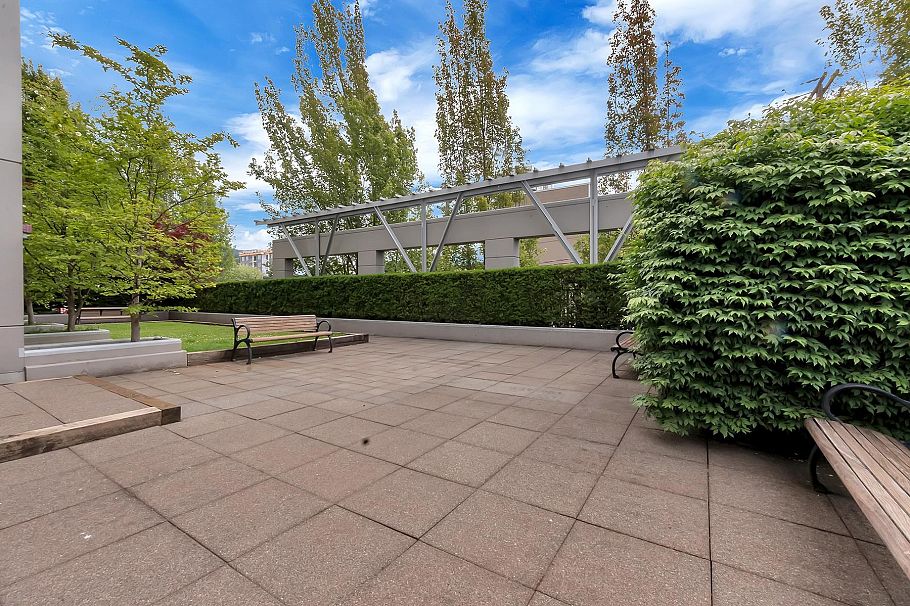 1403 120 W 16th Street North Vancouver, BC - 26