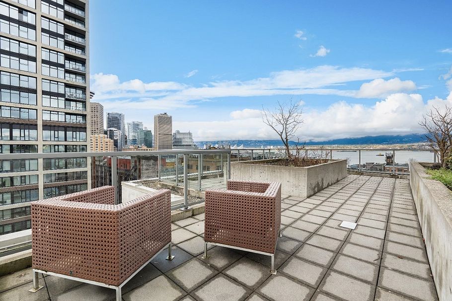 1011 66 W Cordova Street Vancouver, BC - 27