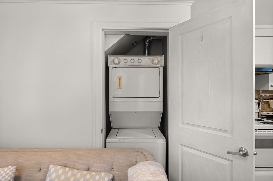 2643 E 8th Avenue Vancouver, BC - 31