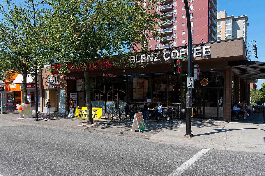 703 111 E 13th Street North Vancouver, BC - 34