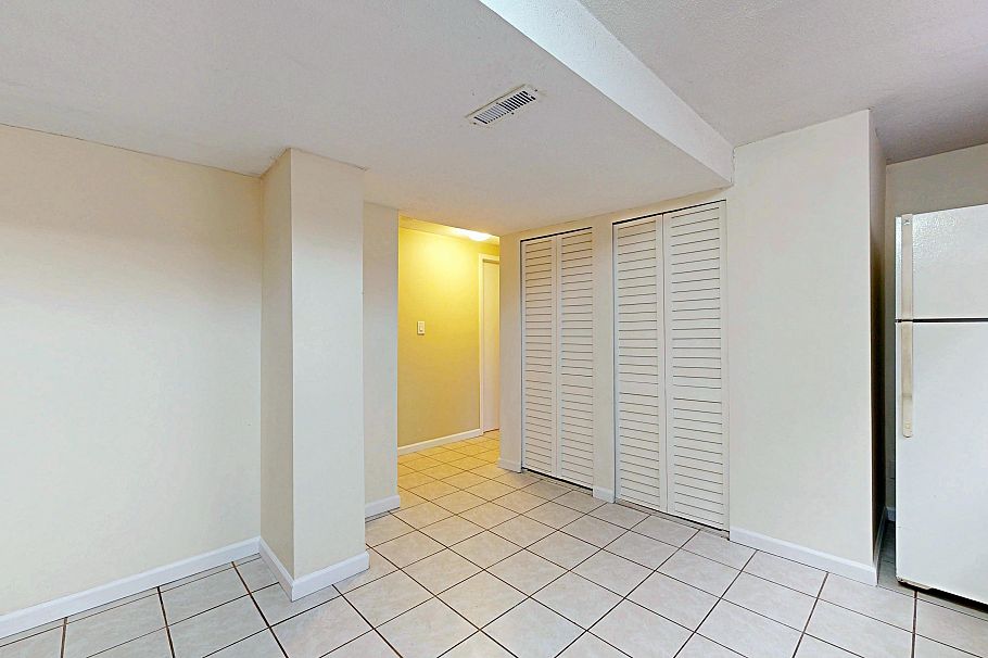 3232 E 43rd Avenue Vancouver, BC - 29