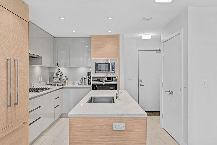 353 8575 Rivergrass Drive Vancouver, BC - 8