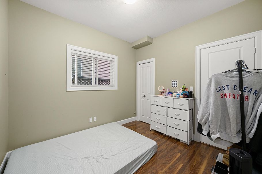 2643 E 8th Avenue Vancouver, BC - 25