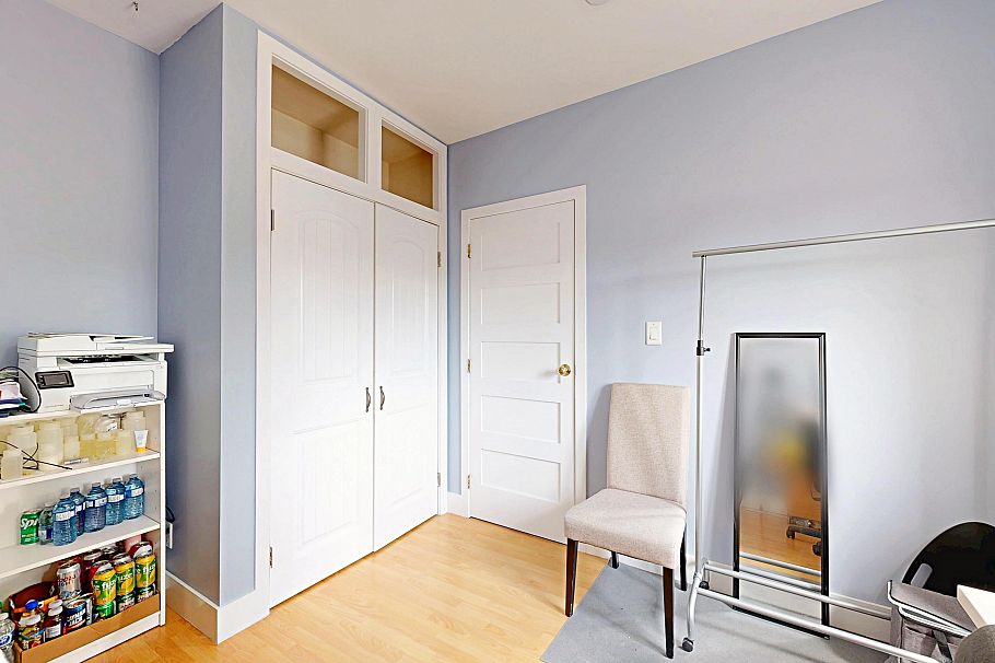 3232 E 43rd Avenue Vancouver, BC - 8