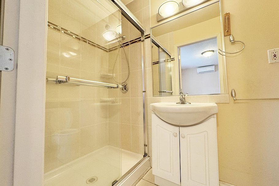 5872 Culloden Street Vancouver, BC - 16