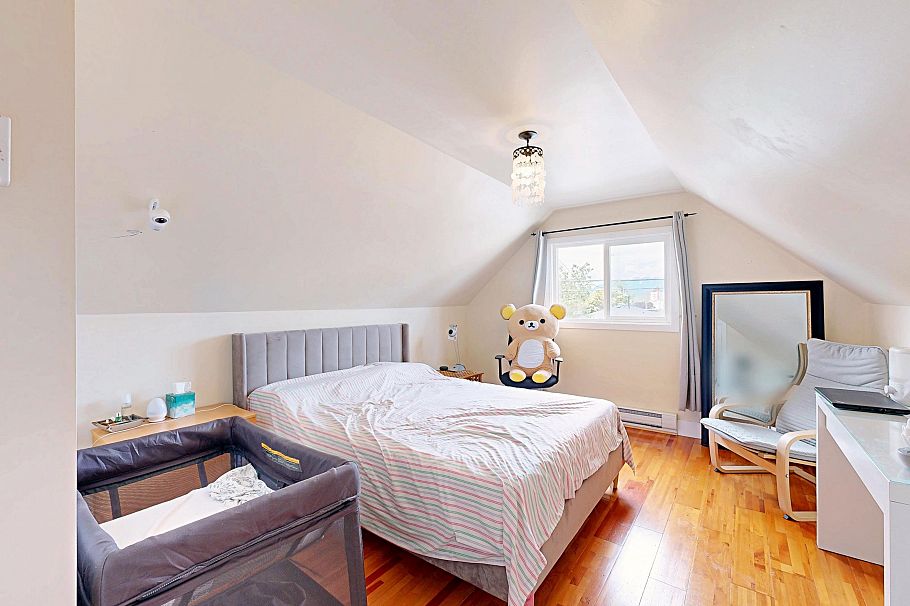 3232 E 43rd Avenue Vancouver, BC - 13