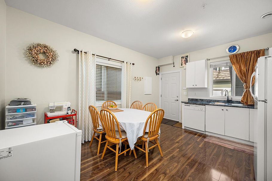 2643 E 8th Avenue Vancouver, BC - 19