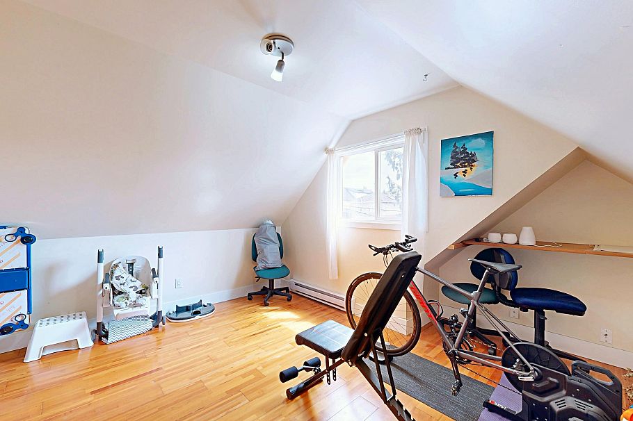 3232 E 43rd Avenue Vancouver, BC - 14