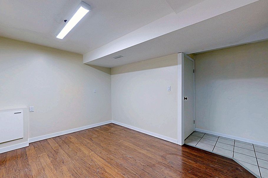 3232 E 43rd Avenue Vancouver, BC - 20