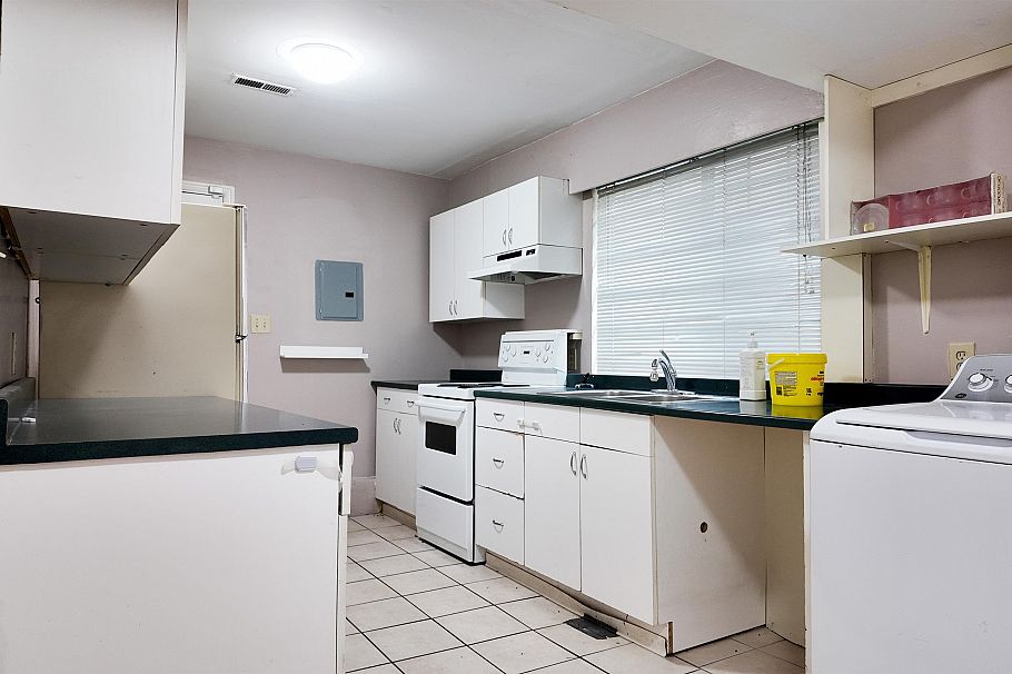 5872 Culloden Street Vancouver, BC - 6