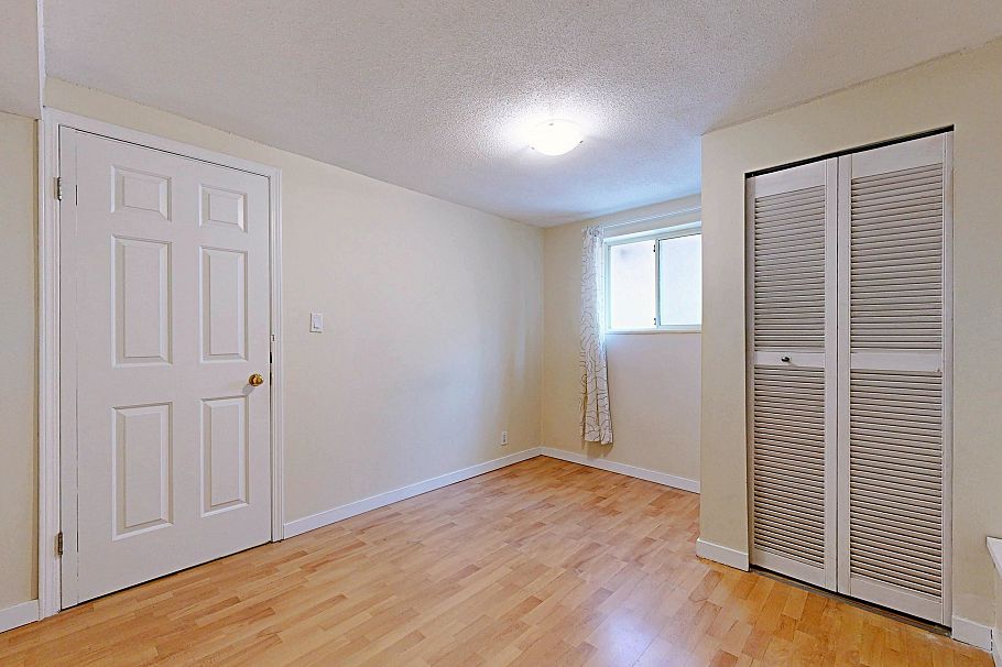 3232 E 43rd Avenue Vancouver, BC - 21