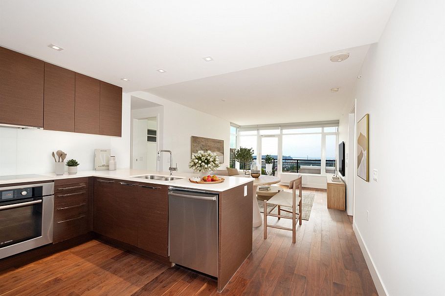 703 111 E 13th Street North Vancouver, BC - 13