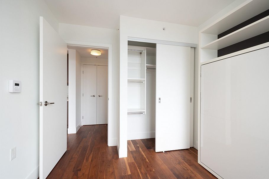 703 111 E 13th Street North Vancouver, BC - 30