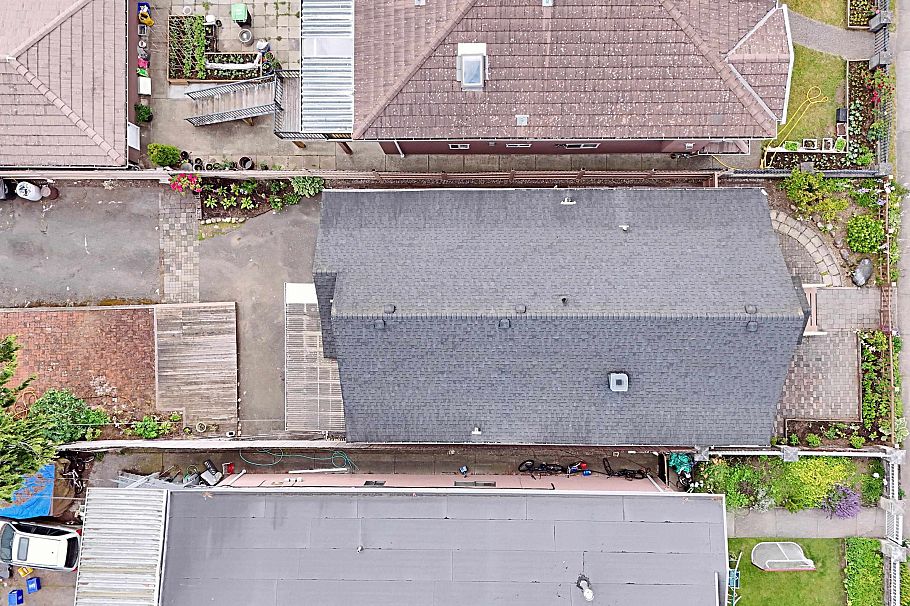 3232 E 43rd Avenue Vancouver, BC - 40