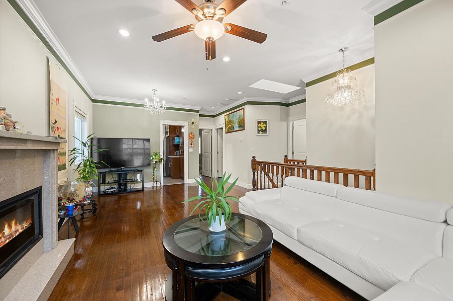 2643 E 8th Avenue Vancouver, BC - 6