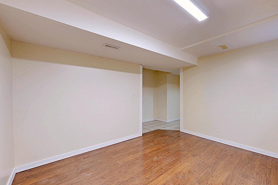 3232 E 43rd Avenue Vancouver, BC - 19