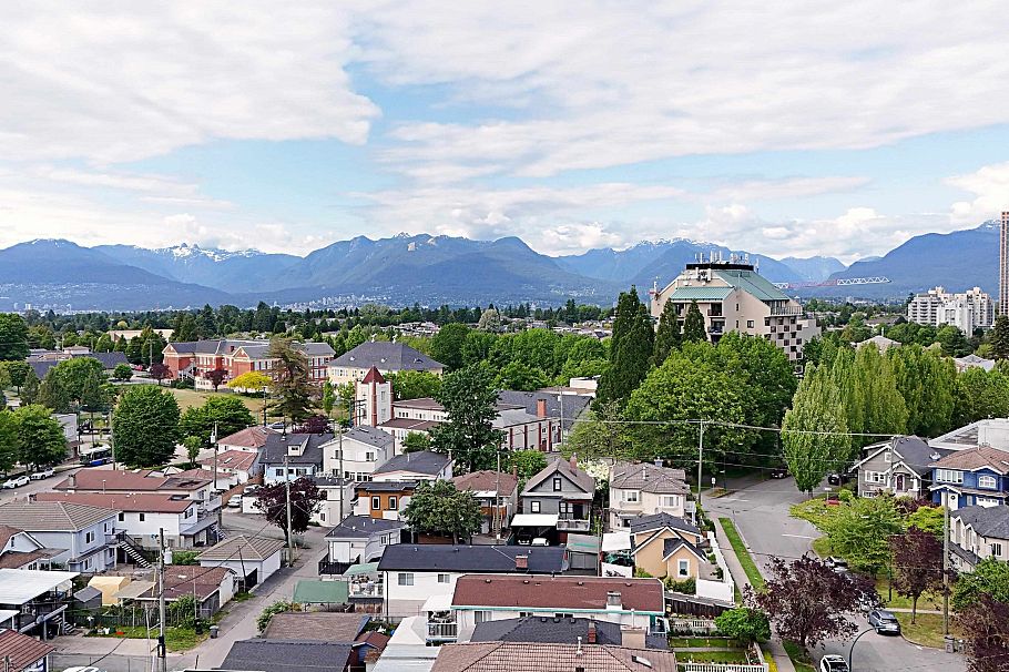 3232 E 43rd Avenue Vancouver, BC - 39