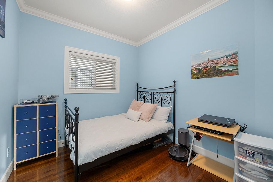 2643 E 8th Avenue Vancouver, BC - 11