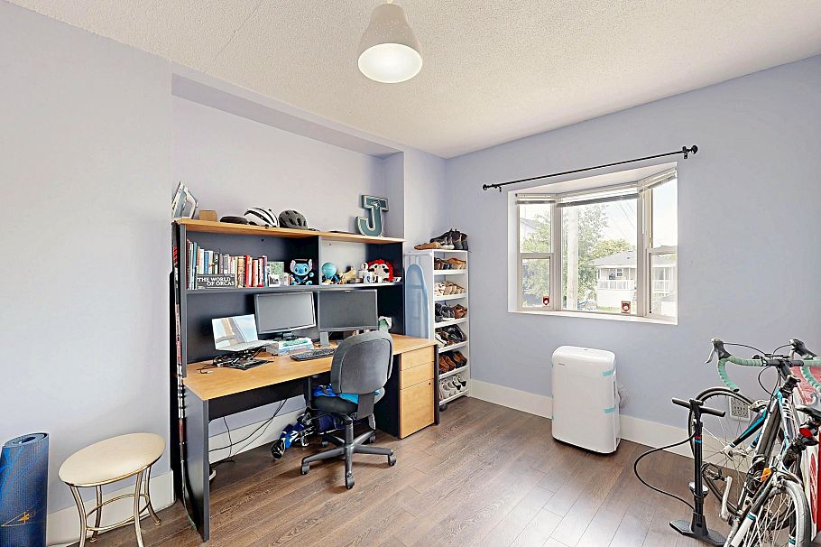 3232 E 43rd Avenue Vancouver, BC - 7