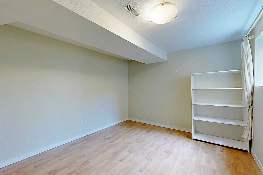 3232 E 43rd Avenue Vancouver, BC - 25