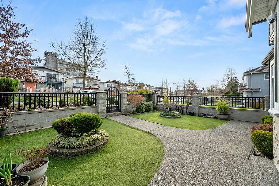 2643 E 8th Avenue Vancouver, BC - 38