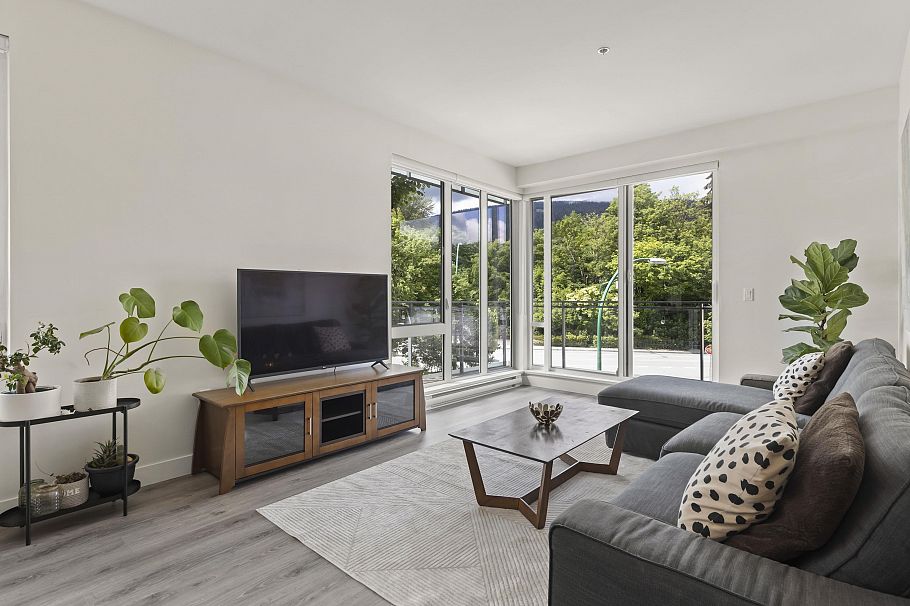 303 1327 Draycott Road North Vancouver, BC - 1