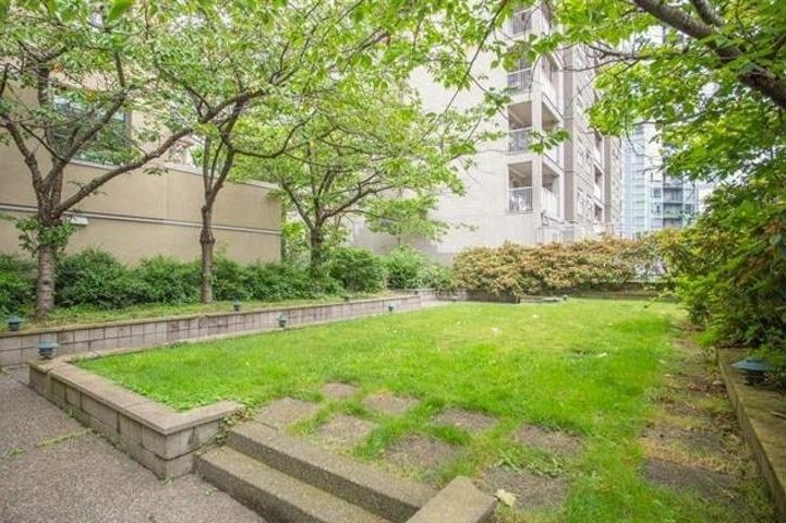 404 789 Drake Street Vancouver, BC - 2