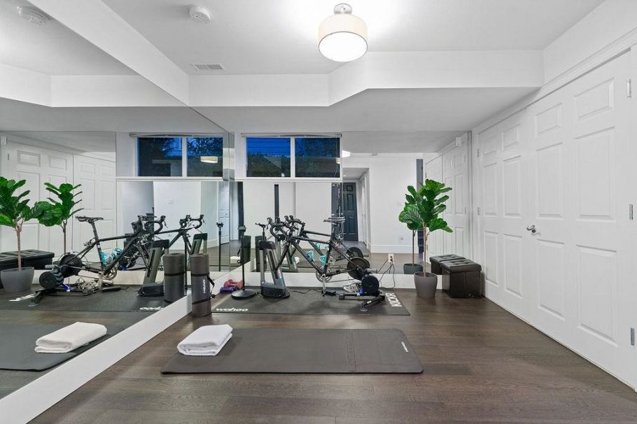 3761 Edgemont Boulevard North Vancouver, BC - 34