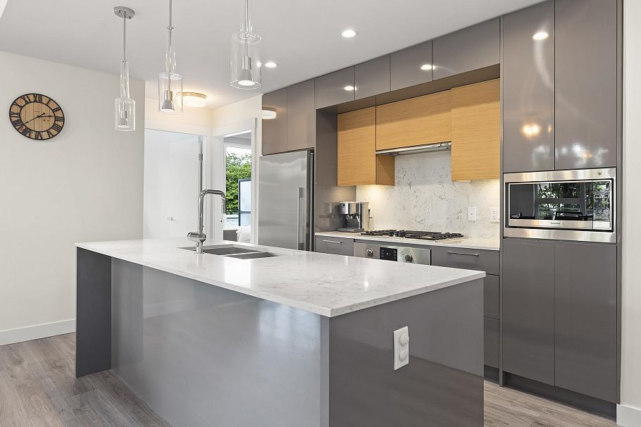 303 1327 Draycott Road North Vancouver, BC - 19