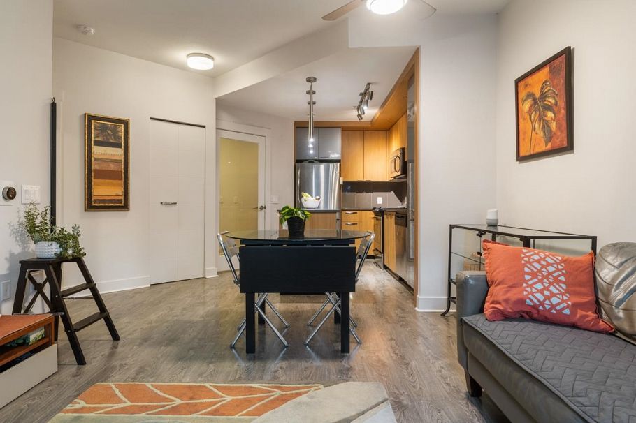 212 733 W 14th Street North Vancouver, BC - 7