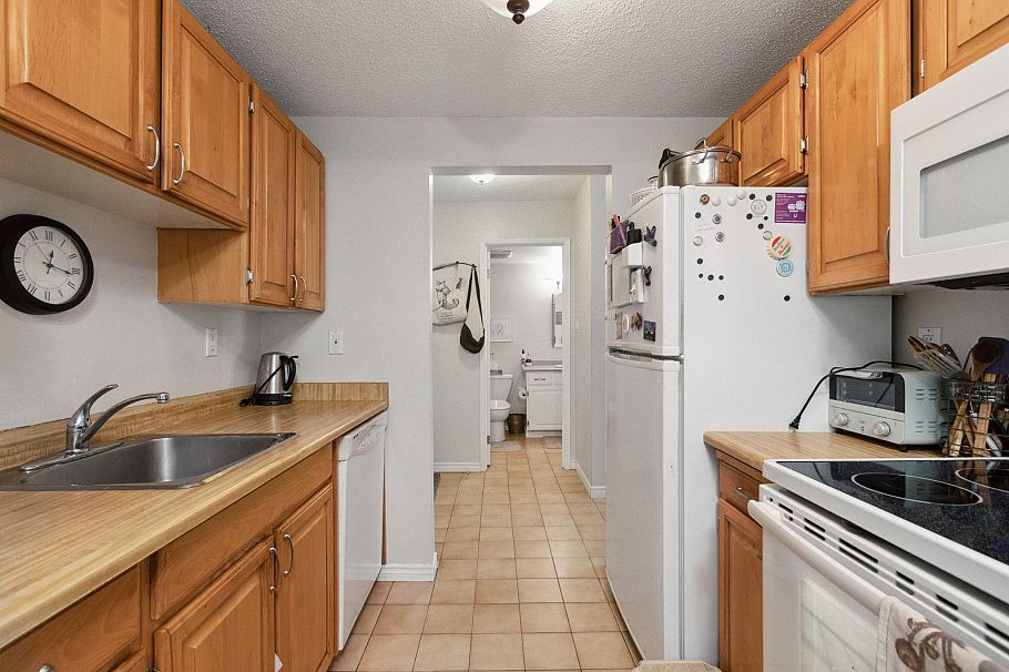 306 1385 Draycott Road North Vancouver, BC - 9