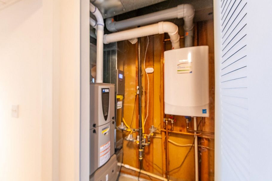 3530 W 31st Avenue Vancouver, BC - 28