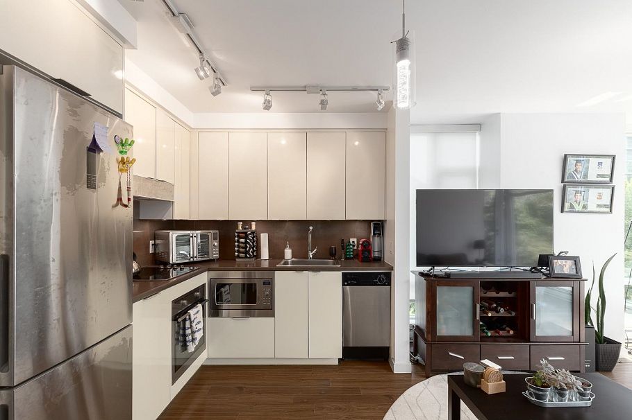 315 161 W Georgia Street Vancouver, BC - 3