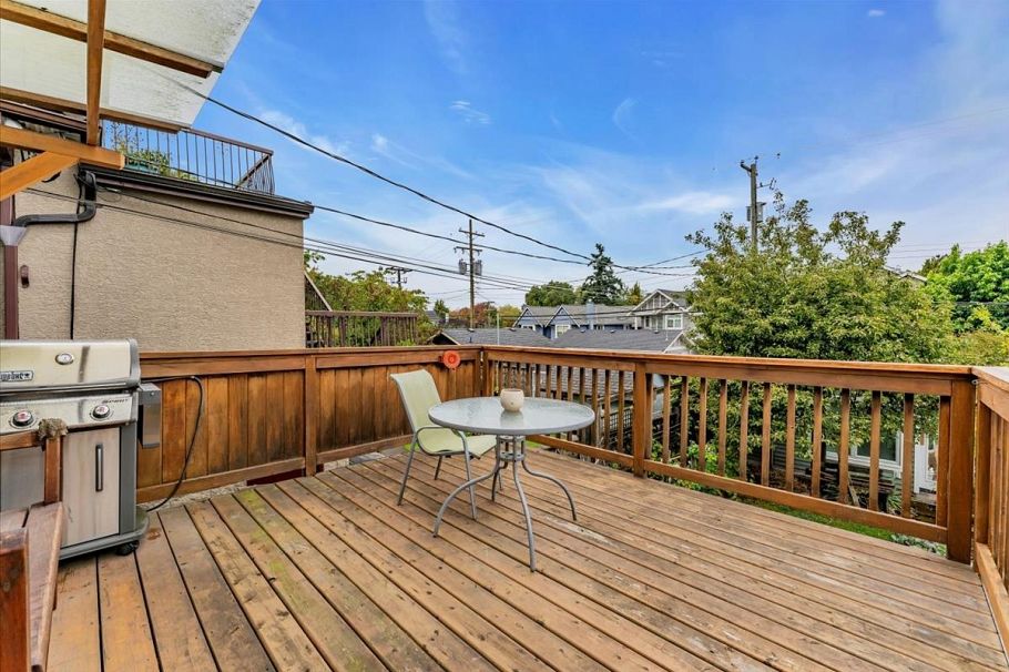 57 W 17th Avenue Vancouver, BC - 17