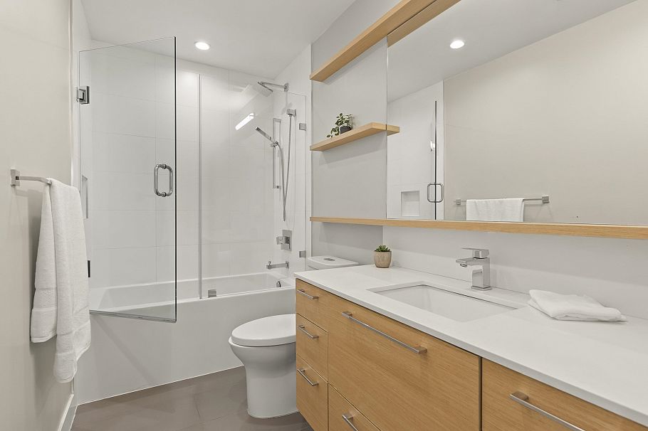 303 1327 Draycott Road North Vancouver, BC - 29