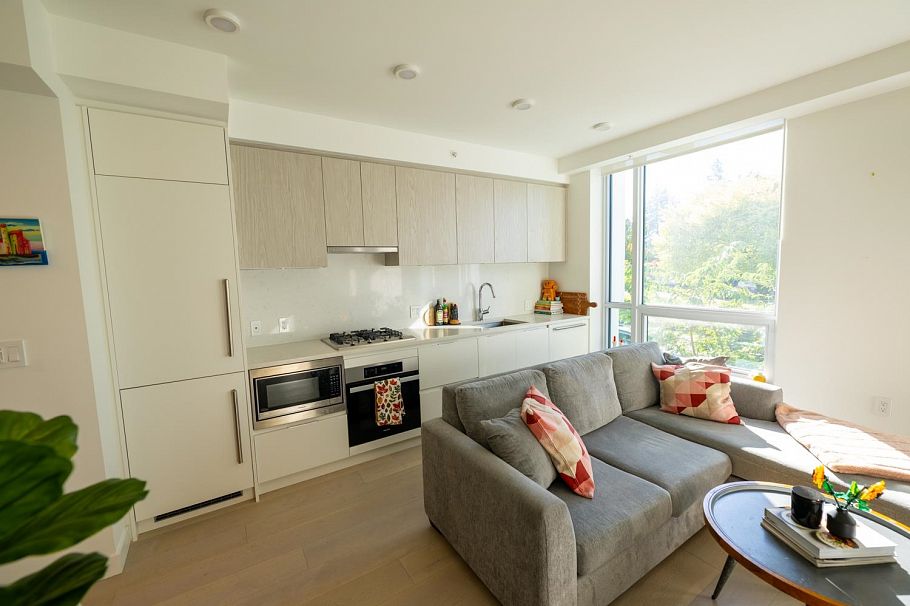 212 4240 Cambie Street Vancouver, BC - 12