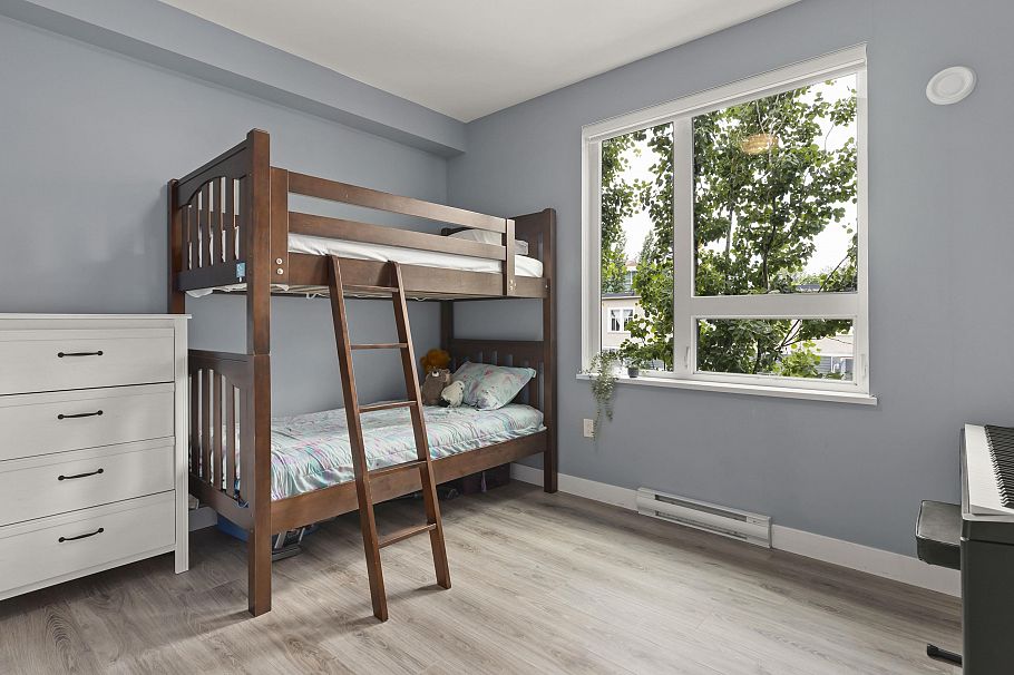 303 1327 Draycott Road North Vancouver, BC - 27