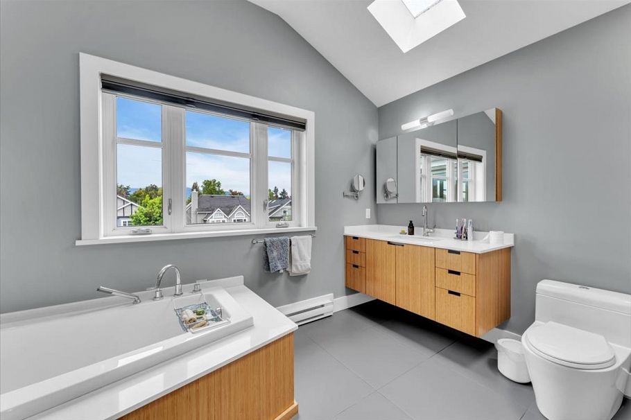 57 W 17th Avenue Vancouver, BC - 26